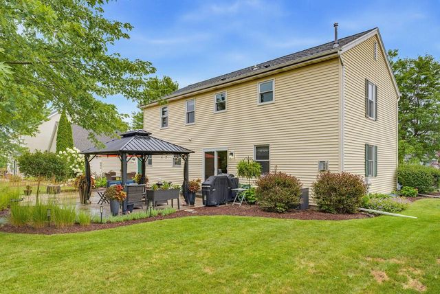 688 W Hickory LANE, Saukville, WI 53080