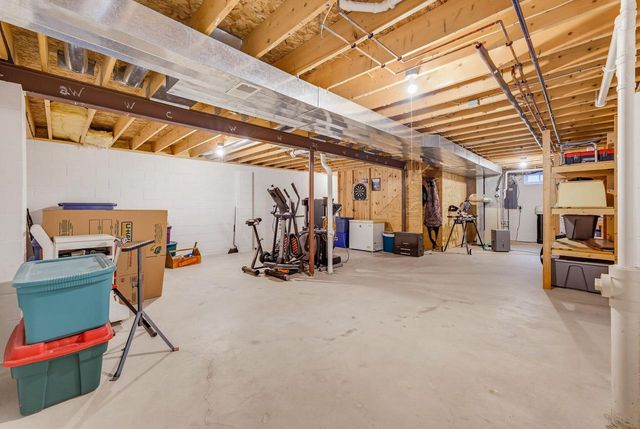 688 W Hickory LANE, Saukville, WI 53080