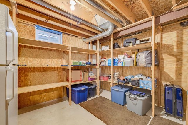 688 W Hickory LANE, Saukville, WI 53080