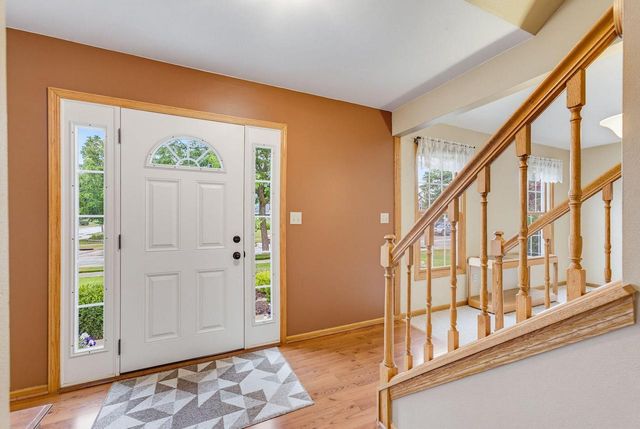 688 W Hickory LANE, Saukville, WI 53080