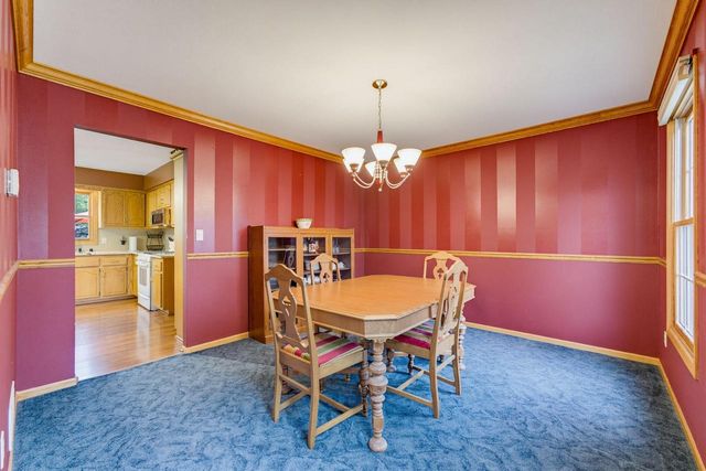 688 W Hickory LANE, Saukville, WI 53080