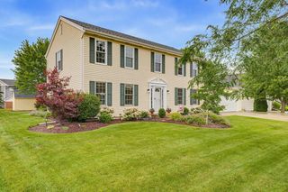 688 W Hickory LANE, Saukville, WI 53080