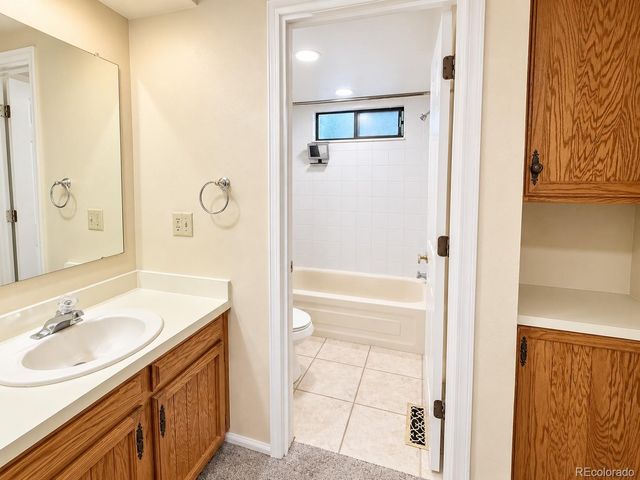 12622 E Warren Drive C, Aurora, CO 80014