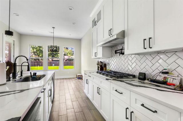 2423 Roman Forest Boulevard, New Caney, TX 77357