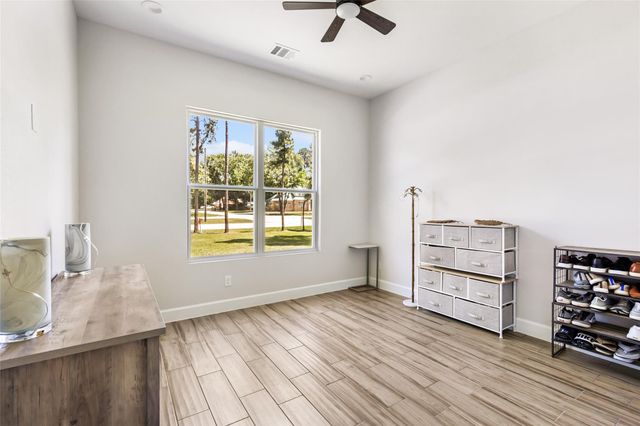 2423 Roman Forest Boulevard, New Caney, TX 77357