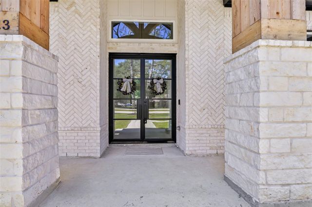 2423 Roman Forest Boulevard, New Caney, TX 77357