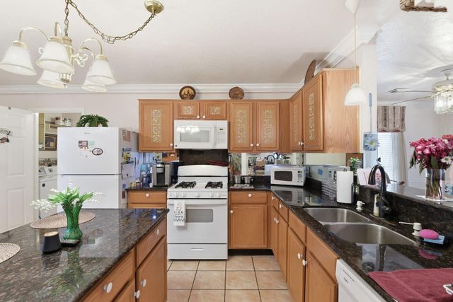 1818 Kemah Oaks Drive, Kemah, TX 77565