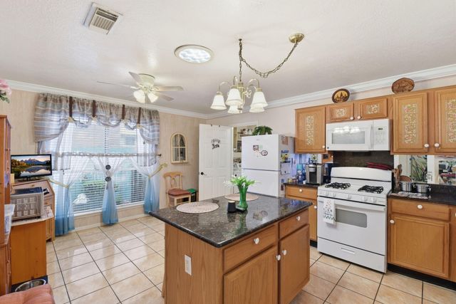 1818 Kemah Oaks Drive, Kemah, TX 77565