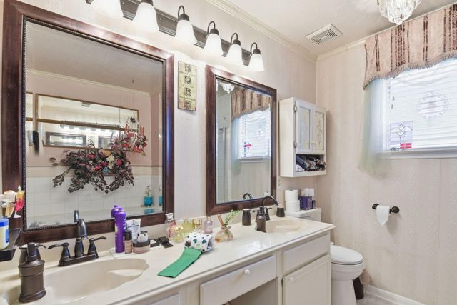 1818 Kemah Oaks Drive, Kemah, TX 77565