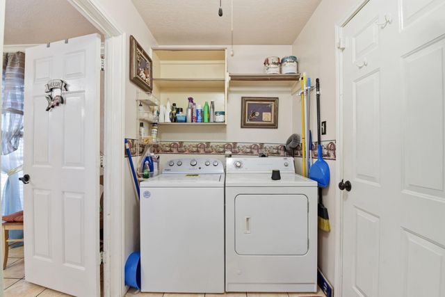 1818 Kemah Oaks Drive, Kemah, TX 77565