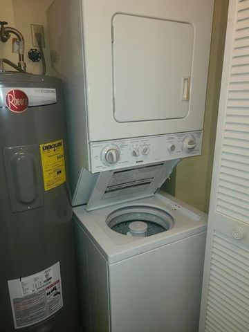 565 Oaks Ln 308, Pompano Beach, FL 33069