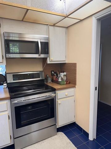 565 Oaks Ln 308, Pompano Beach, FL 33069