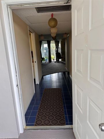 565 Oaks Ln 308, Pompano Beach, FL 33069