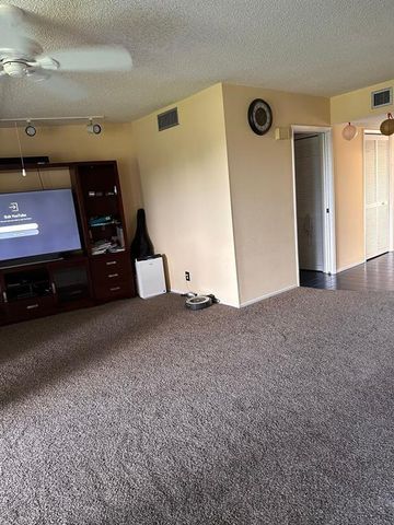 565 Oaks Ln 308, Pompano Beach, FL 33069