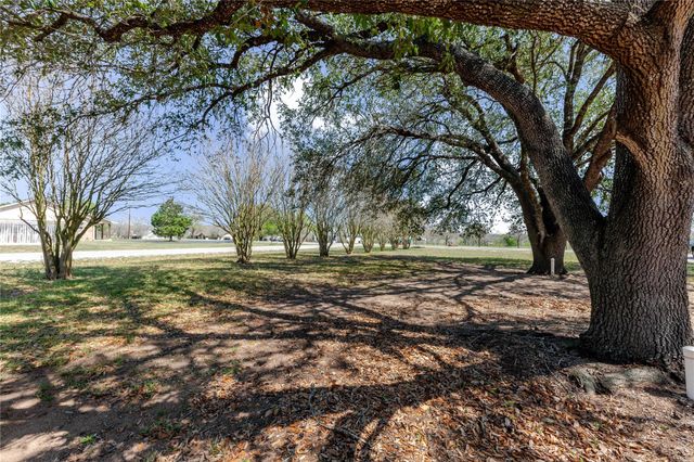 182 Norma Jean BLVD, Smithville, TX 78957