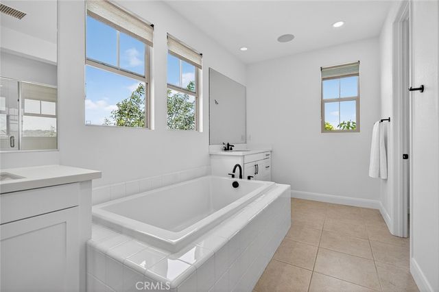 19 Granja Court, Rancho Mission Viejo, CA 92694