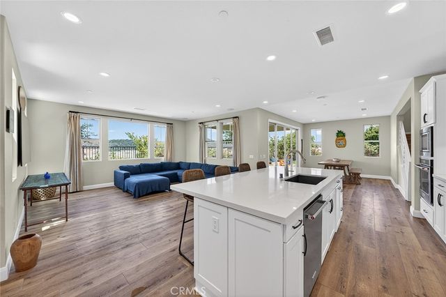 19 Granja Court, Rancho Mission Viejo, CA 92694