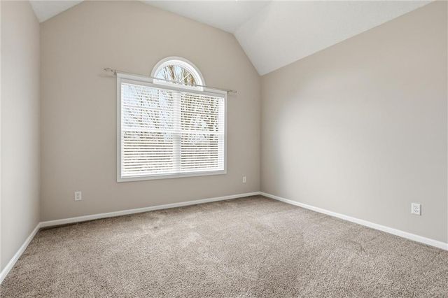 645 N Pine Circle, Gardner, KS 66030