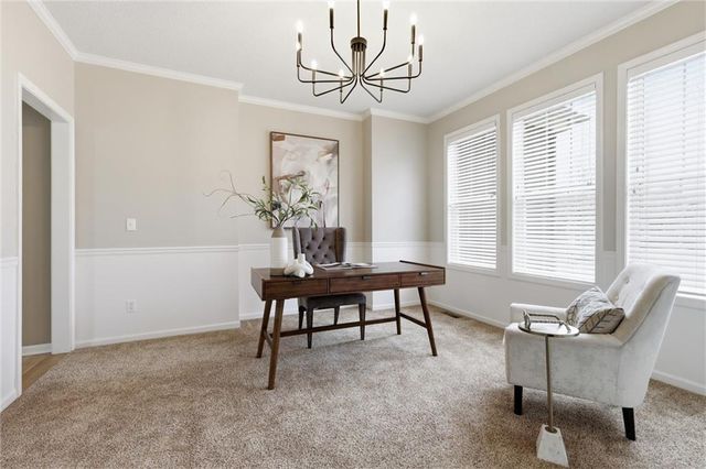 645 N Pine Circle, Gardner, KS 66030