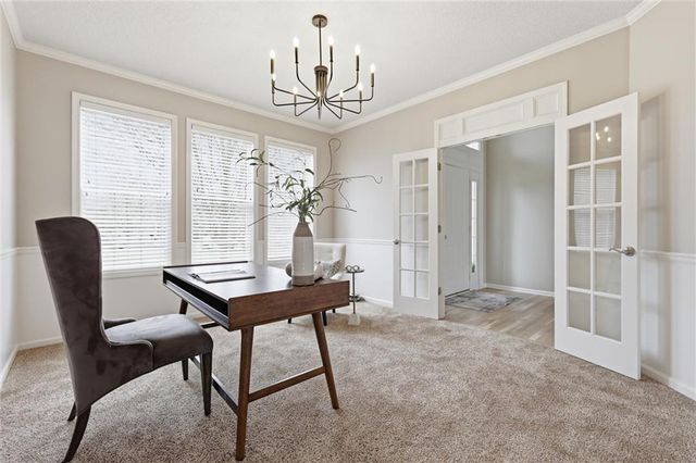 645 N Pine Circle, Gardner, KS 66030