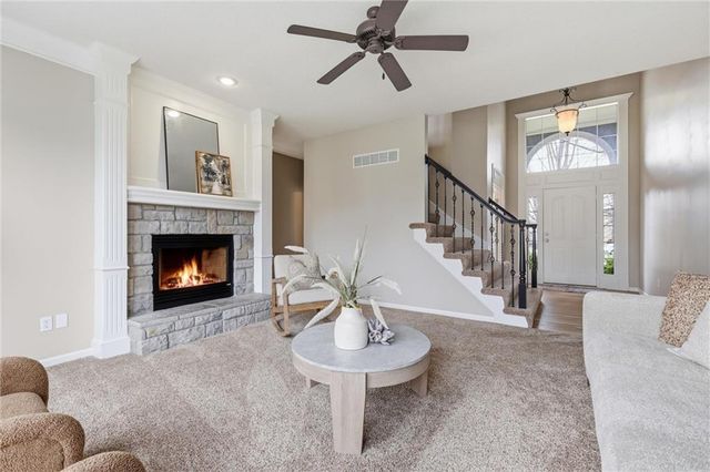 645 N Pine Circle, Gardner, KS 66030