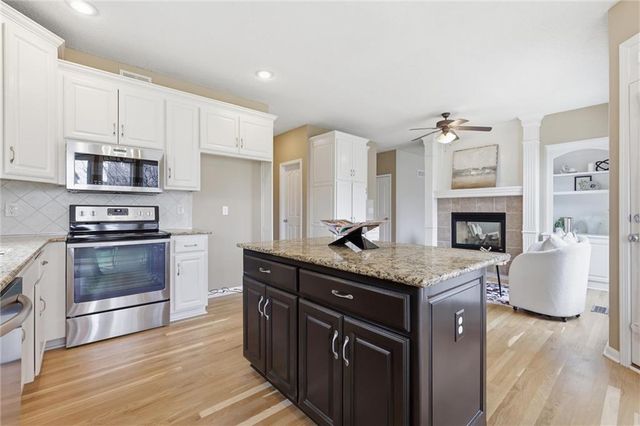 645 N Pine Circle, Gardner, KS 66030