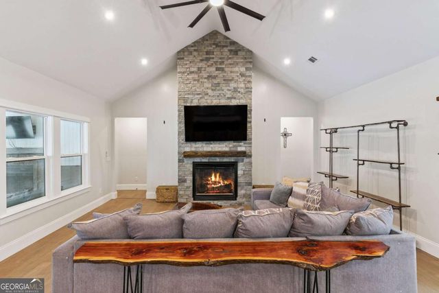 7097 Harrietts Bluff Road, Woodbine, GA 31569