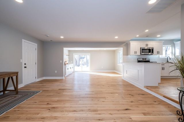 27590 Hiller Street, Harrison Twp, MI 48045