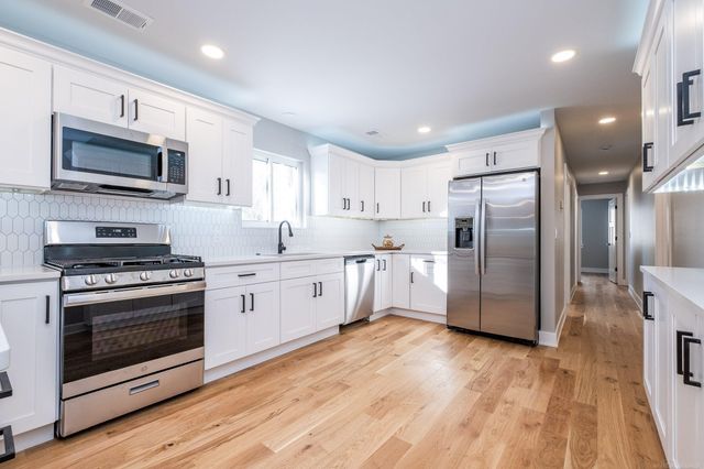 27590 Hiller Street, Harrison Twp, MI 48045