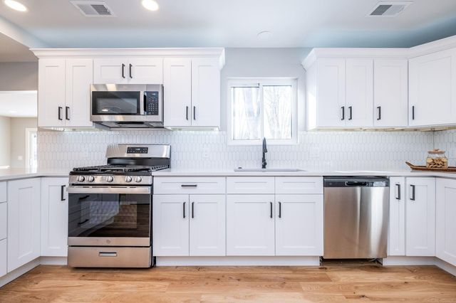 27590 Hiller Street, Harrison Twp, MI 48045