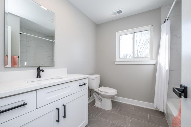 27590 Hiller Street, Harrison Twp, MI 48045