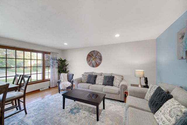 7946 Monroe Avenue, Munster, IN 46321