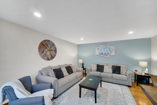 7946 Monroe Avenue, Munster, IN 46321