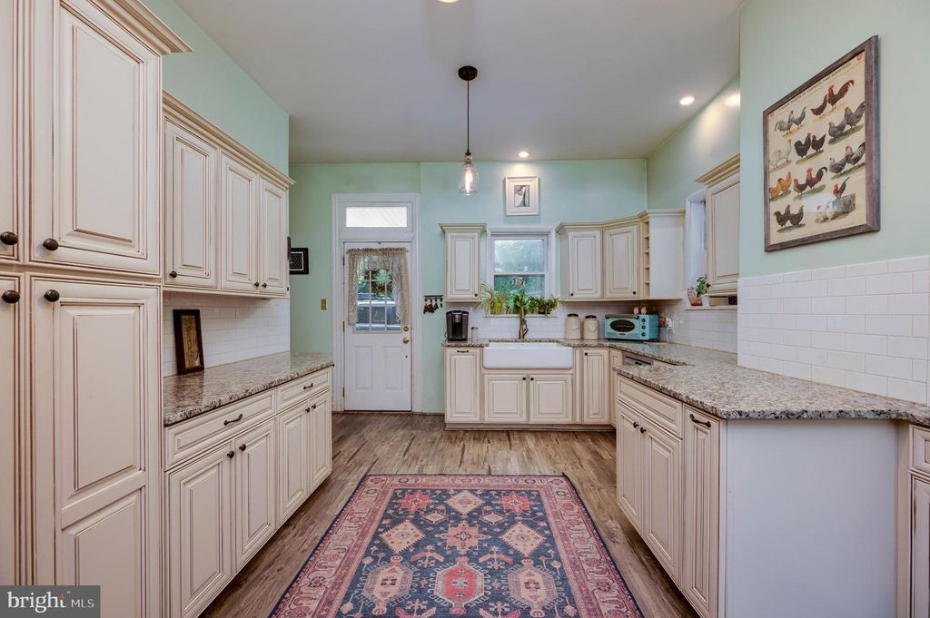 644 DOUGLASS DR, Douglassville, PA 19518