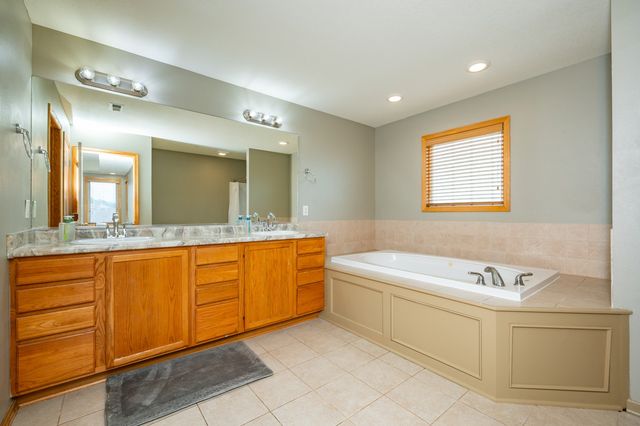 200 SE Dorr Court, Pleasant Hill, IA 50327