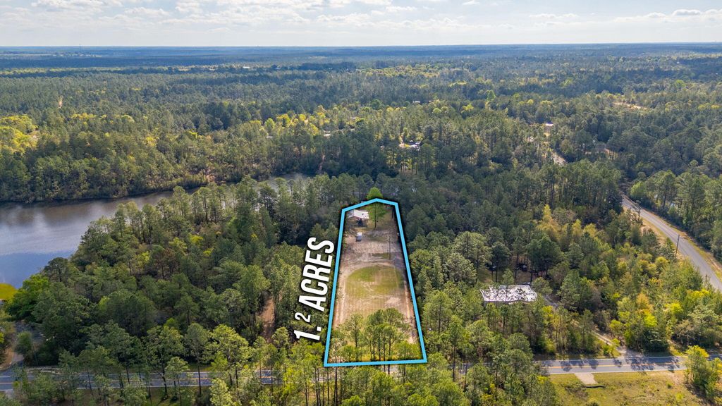 68 Beaver Dam Road, Defuniak Springs, FL 32433