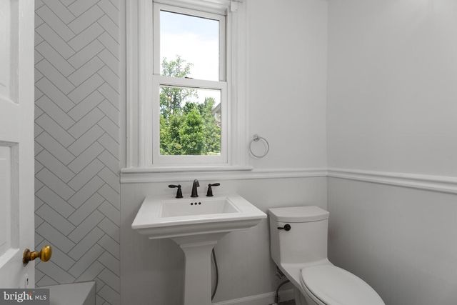 8 HAMILTON AVE, Princeton, NJ 08542