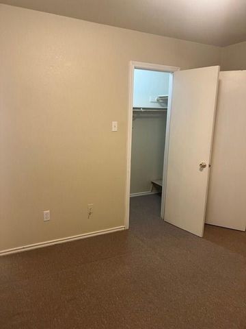 1101 Christopher Ave B, Round Rock, TX 78681