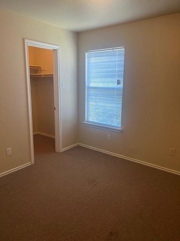 1101 Christopher Ave B, Round Rock, TX 78681