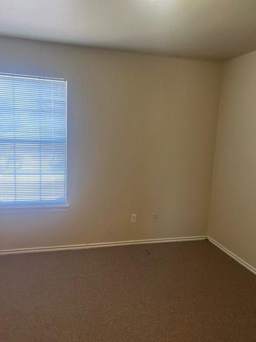 1101 Christopher Ave B, Round Rock, TX 78681