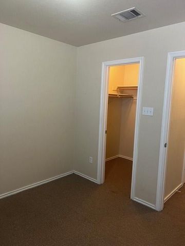 1101 Christopher Ave B, Round Rock, TX 78681
