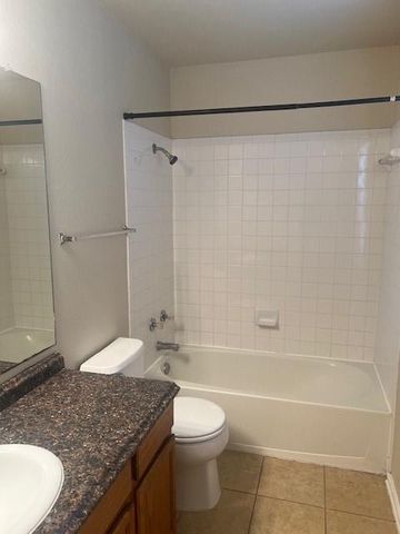 1101 Christopher Ave B, Round Rock, TX 78681