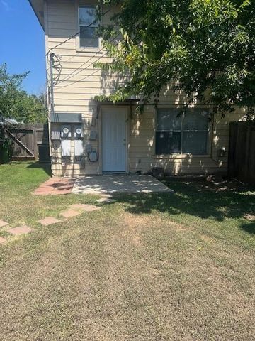 1101 Christopher Ave B, Round Rock, TX 78681