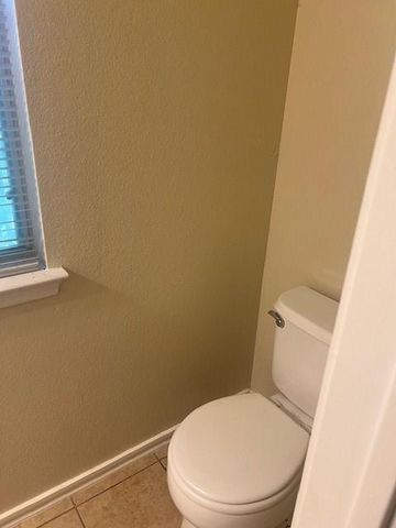 1101 Christopher Ave B, Round Rock, TX 78681