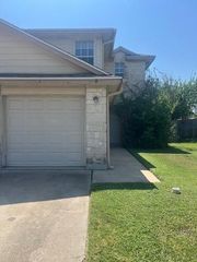 1101 Christopher Ave B, Round Rock, TX 78681