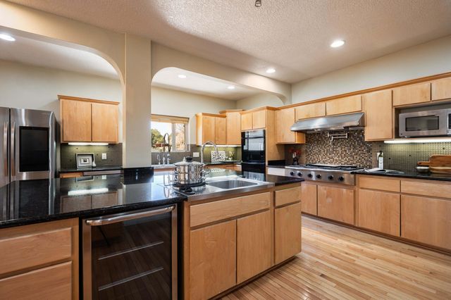 13401 Desert Hills Place NE, Albuquerque, NM 87111