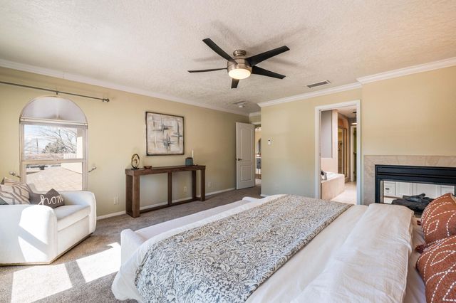 13401 Desert Hills Place NE, Albuquerque, NM 87111