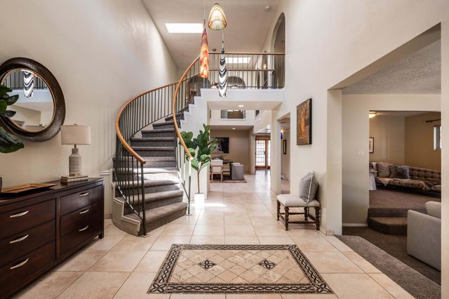 13401 Desert Hills Place NE, Albuquerque, NM 87111