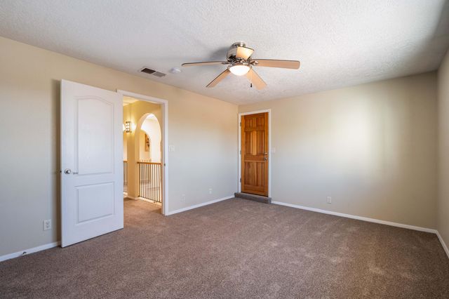 13401 Desert Hills Place NE, Albuquerque, NM 87111