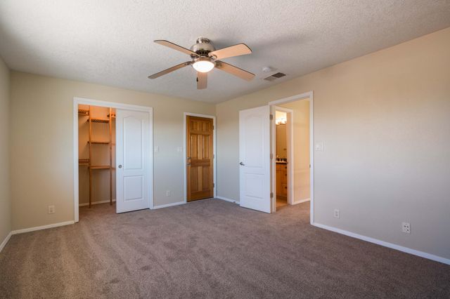 13401 Desert Hills Place NE, Albuquerque, NM 87111